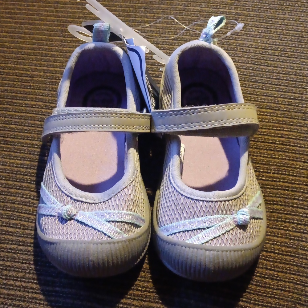 NWT Oshkosh Play Shoes